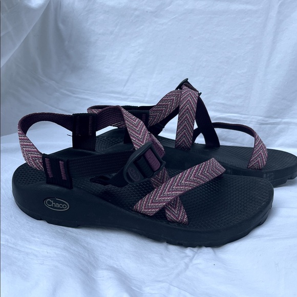 Women's Chacos pink strappy sandals sz 9 - Picture 3 of 13